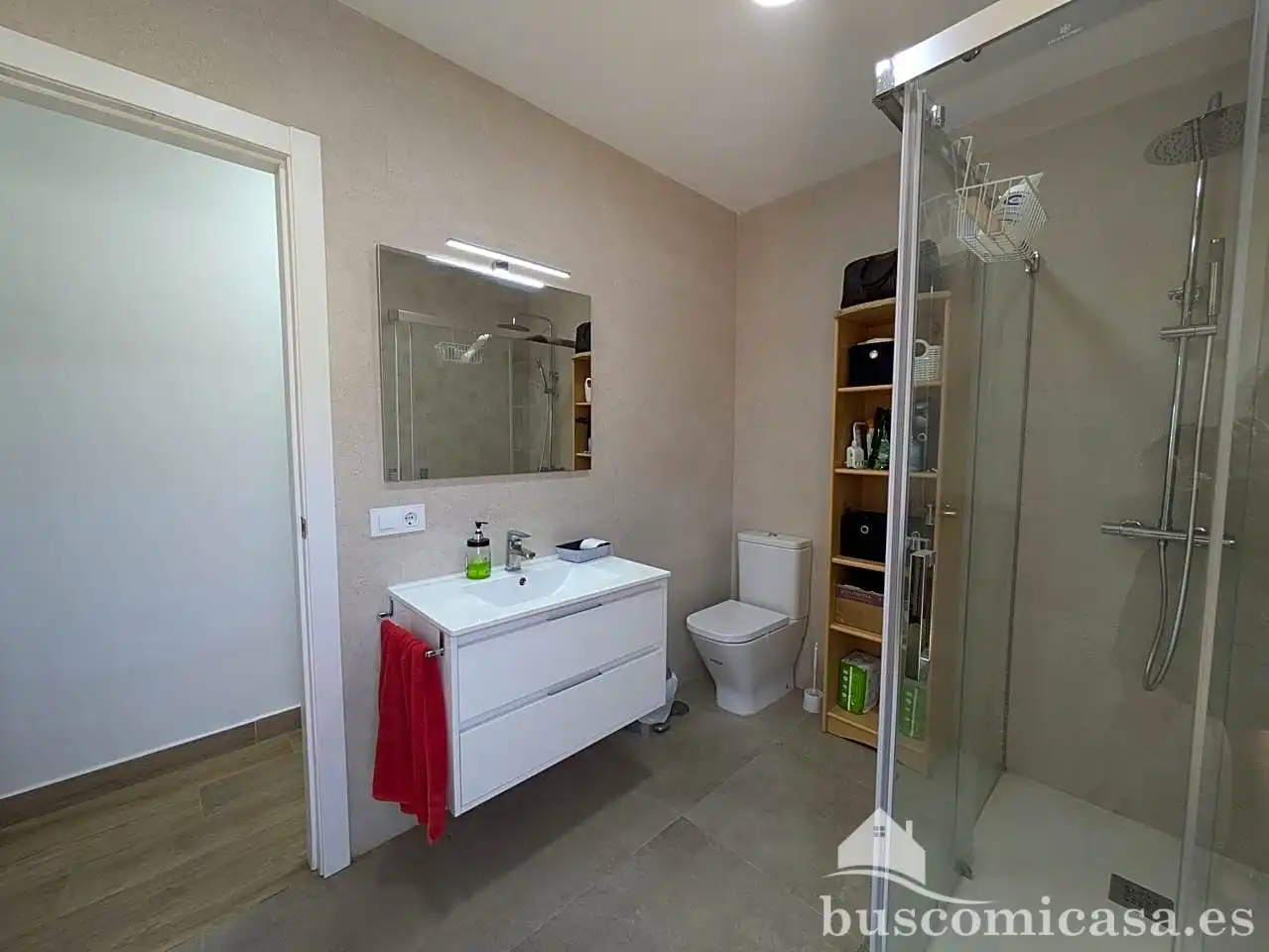 Bany de Casa o xalet en venda en Linares amb Aire condicionat, Jardí privat i Traster