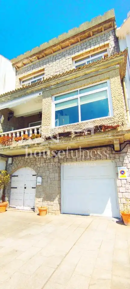 Vista exterior de Casa o xalet en venda en Mugardos amb Terrassa i Traster