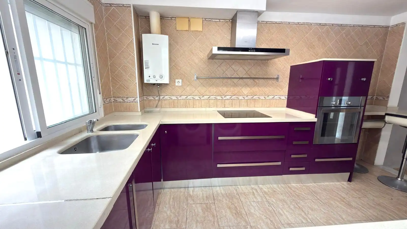 Küche von Wohnung zum Verkauf in El Puerto de Santa María mit Klimaanlage