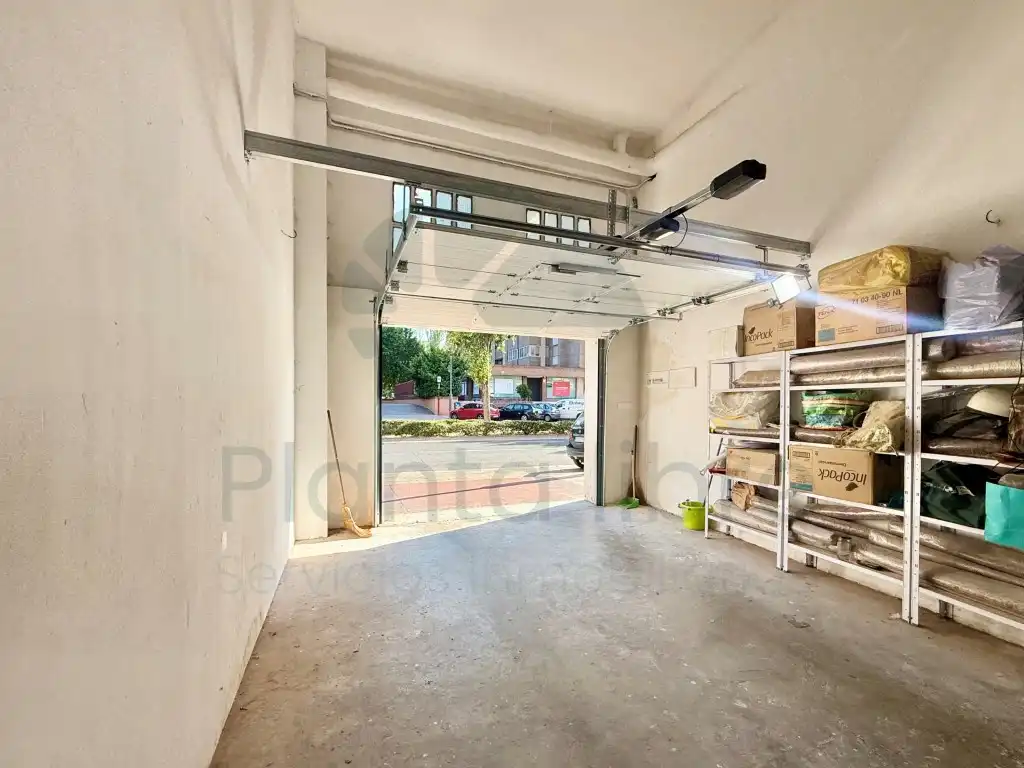 Local comercial en venta en Calle Maria Teresa Gil Garate, imagen 6
