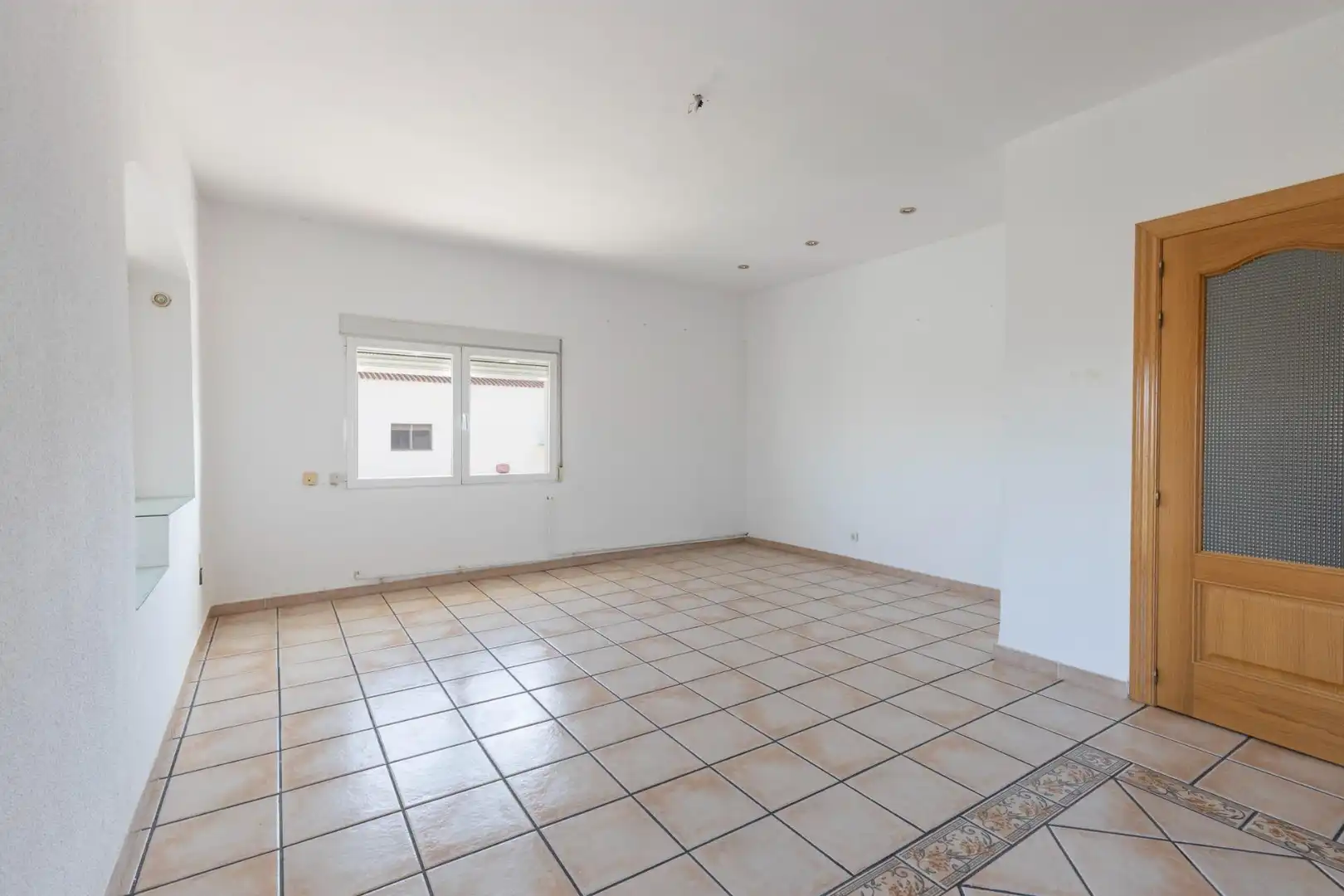 Sala de estar de Casa o chalet en venta en Granada con Calefacción, Jardín privado y Piscina