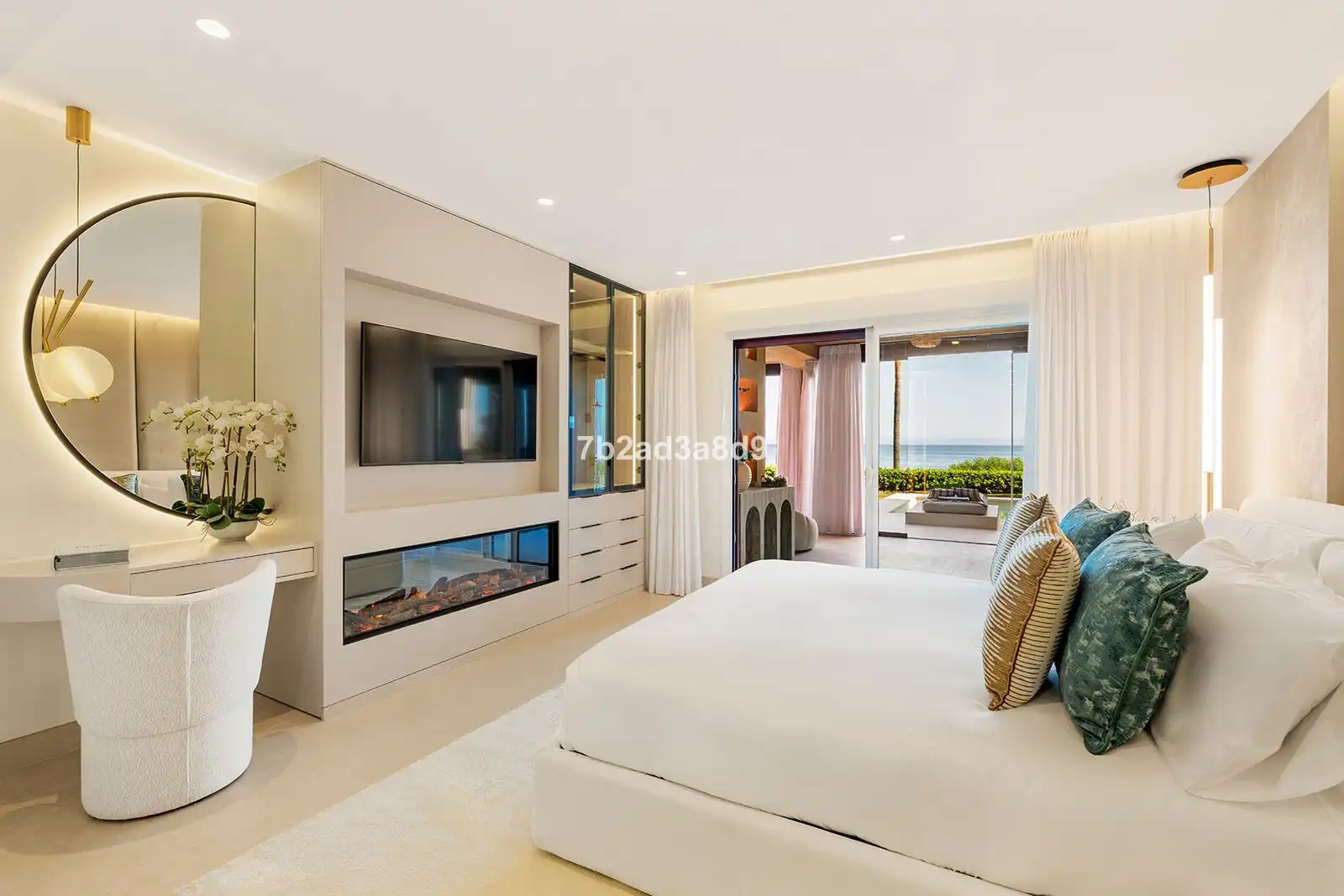 Dormitori de Pis en venda en Estepona amb Aire condicionat, Terrassa i Piscina