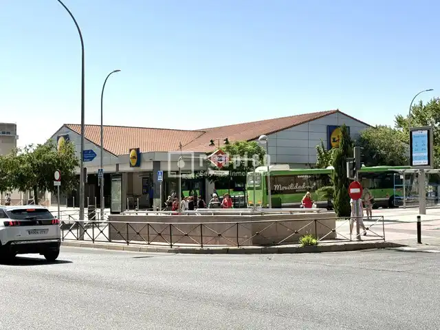 Vista exterior de Piso en venta en Madrid con Aire acondicionado, Calefacción y Jardín privado