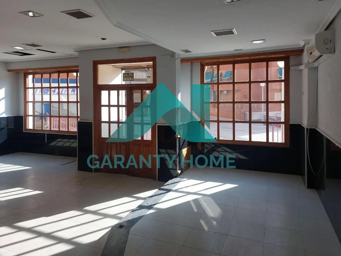Local comercial en venta en Centro, imagen 2