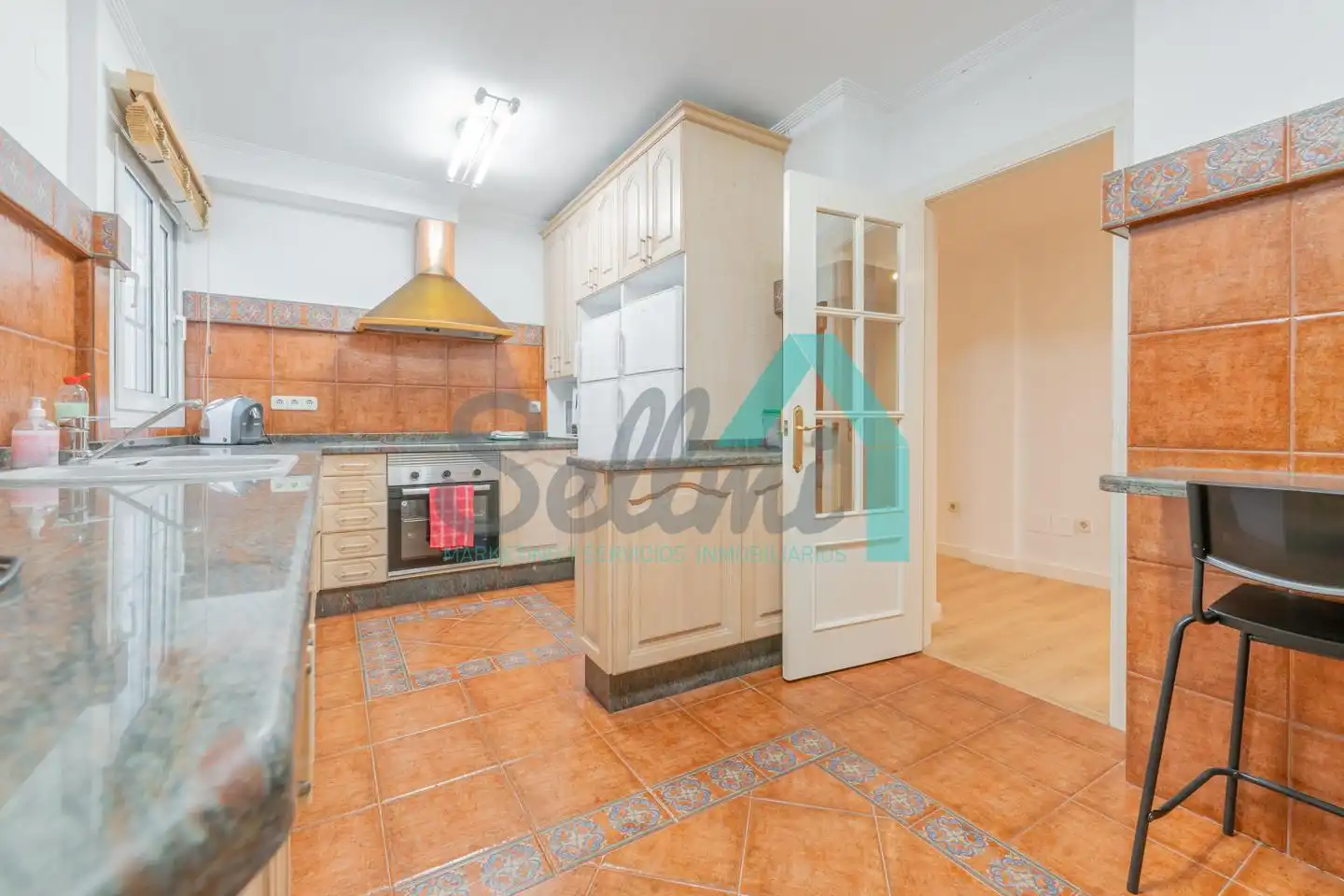 Küche von Wohnung zur Miete in Oviedo  mit Heizung, Parkett und Terrasse