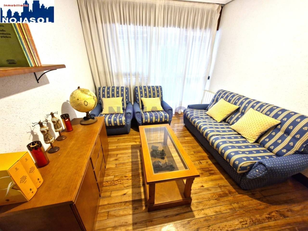 Sala de estar de Piso en venta en Santoña con Terraza y Balcón