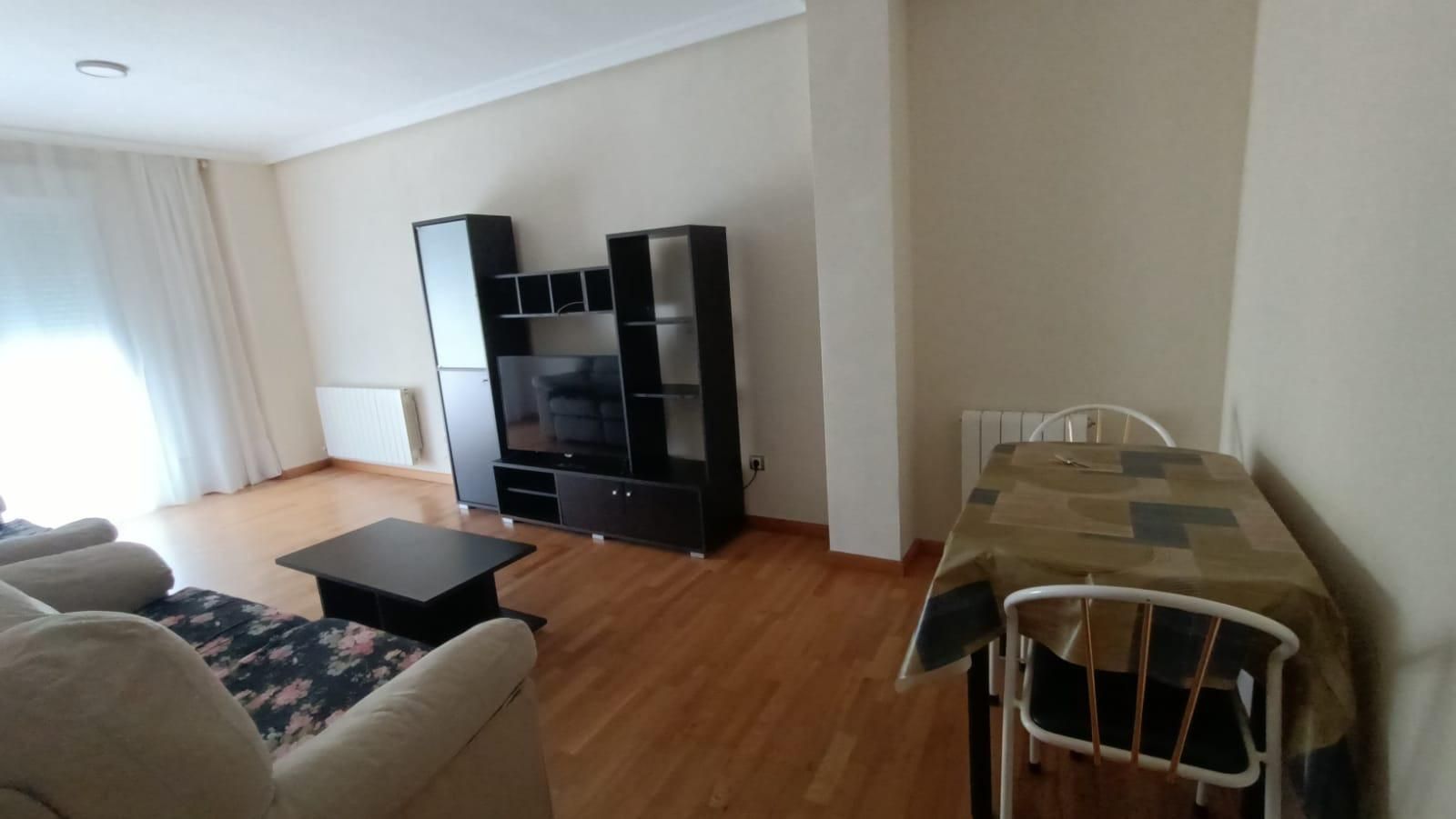 Sala d'estar de Pis de lloguer en Salamanca Capital amb Calefacció i Balcó