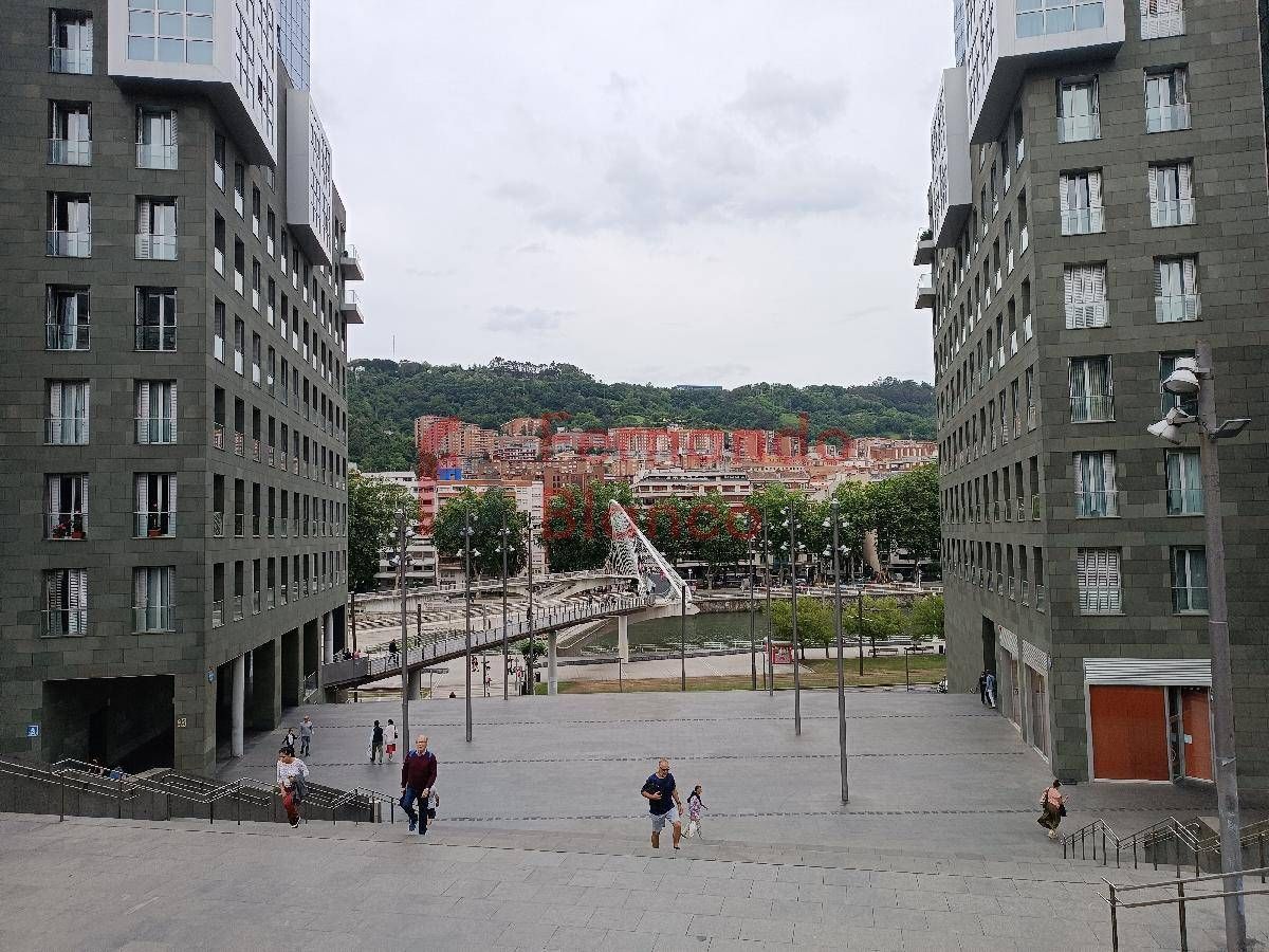 Vista exterior de Pis en venda en Bilbao  amb Aire condicionat i Calefacció