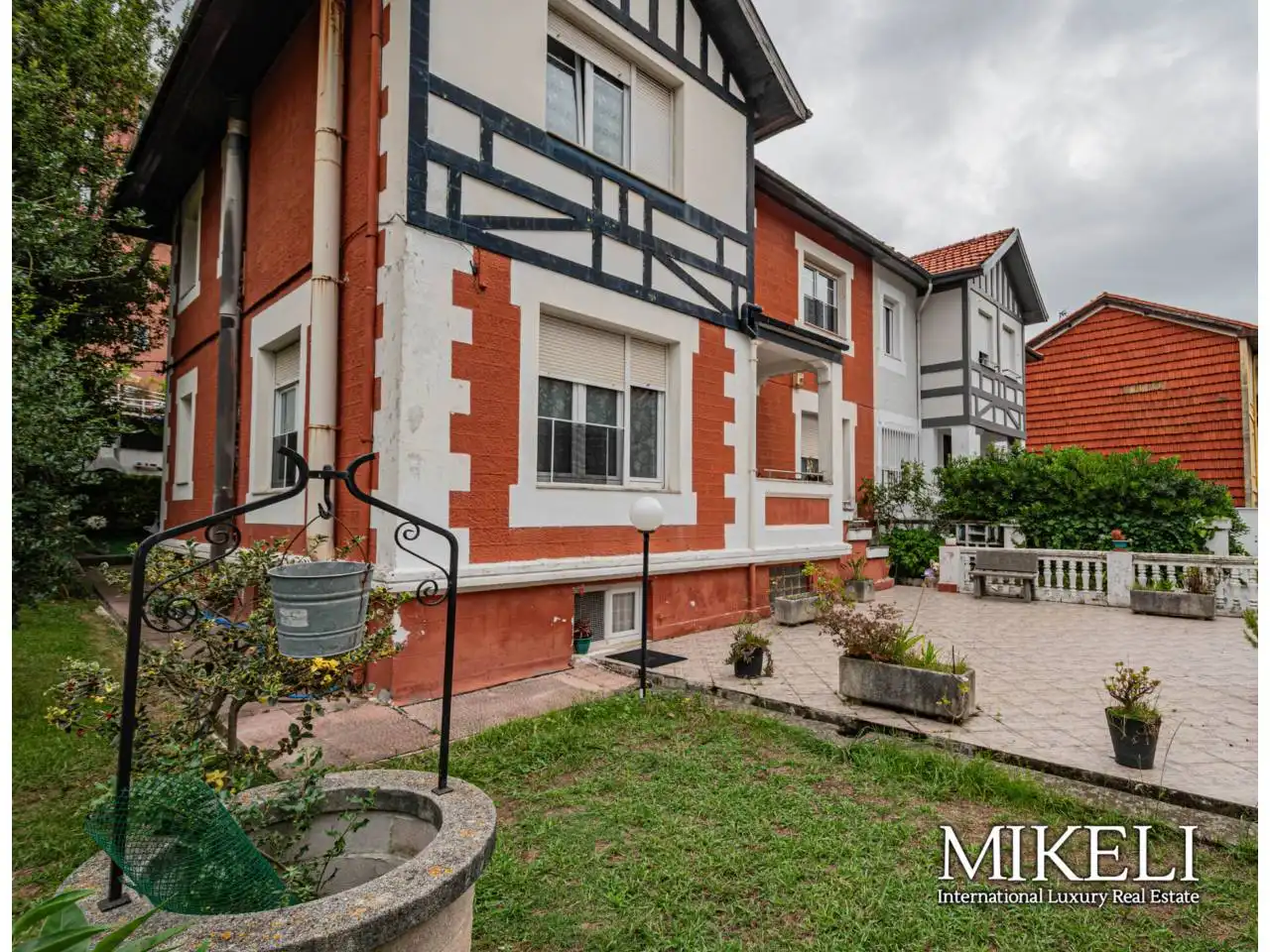 Außenansicht von Haus oder Chalet zum Verkauf in Santander mit Heizung, Privatgarten und Parkett