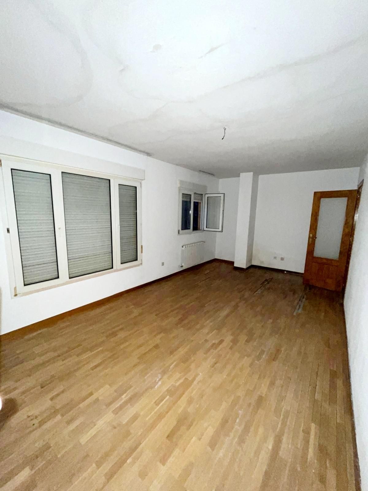 Sala d'estar de Pis en venda en Ciudad Real Capital amb Jardí privat i Terrassa