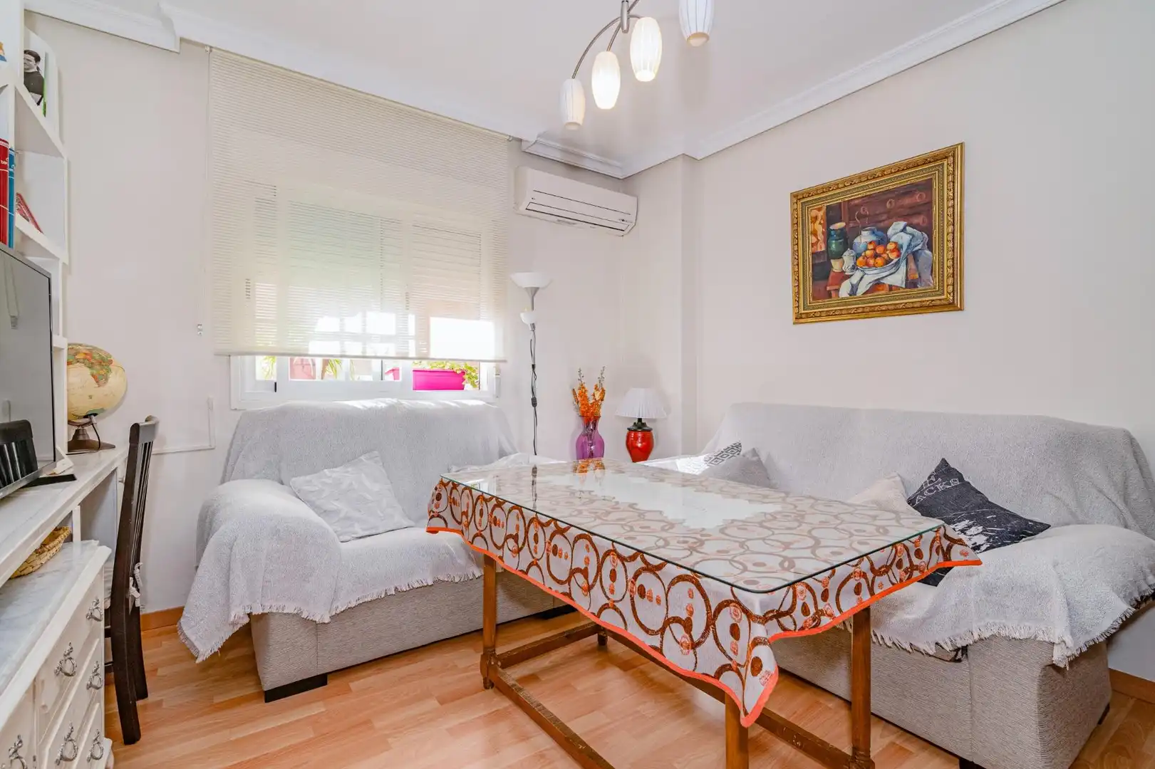 Sala de estar de Piso en venta en La Zubia con Aire acondicionado, Calefacción y Trastero