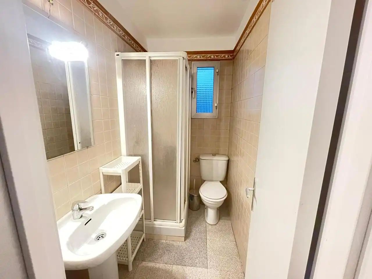 Baño de Piso de alquiler en Sevilla con Aire acondicionado, Amueblado y Balcón