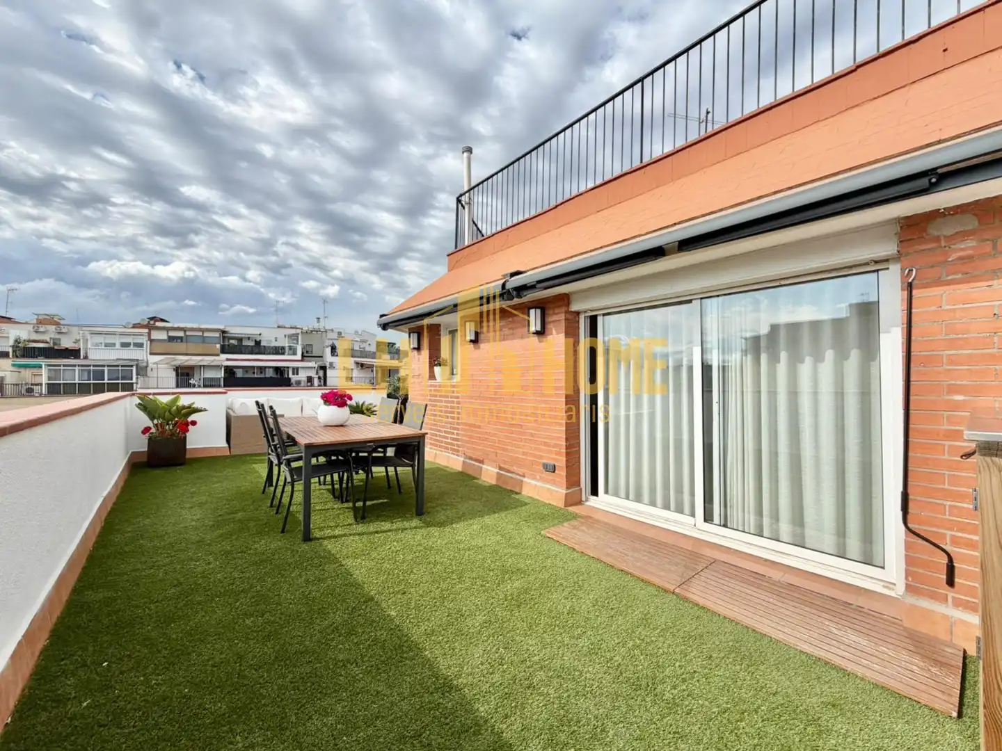 Terrassa de Àtic en venda en L'Hospitalet de Llobregat amb Aire condicionat, Calefacció i Parquet