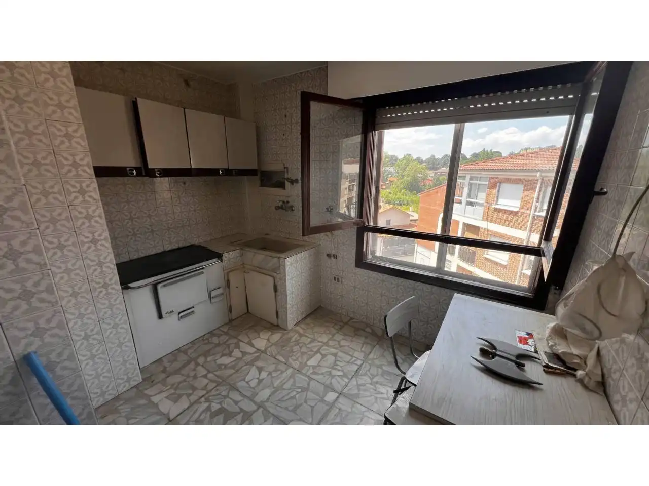 Küche von Wohnung zum Verkauf in Espinosa de los Monteros mit Balkon
