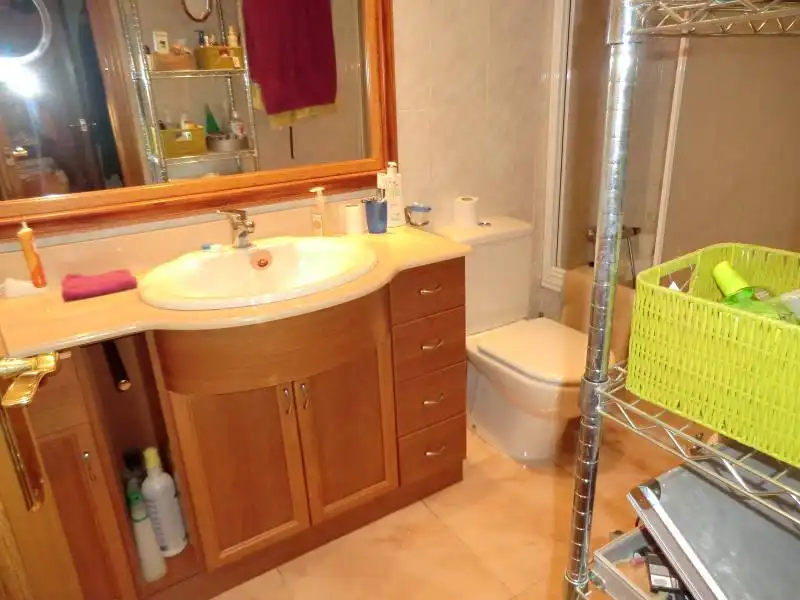 Bany de Casa o xalet en venda en Alicante / Alacant amb Aire condicionat, Terrassa i Traster