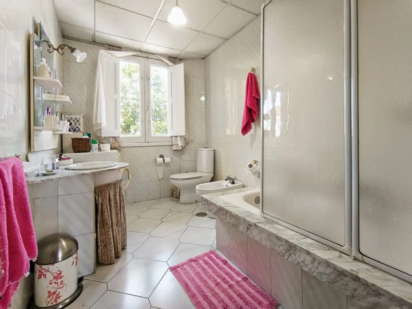 Baño de Casa o chalet en venta en Pontevedra Capital  con Calefacción, Jardín privado y Terraza