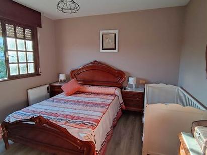 Dormitori de Casa o xalet en venda en A Cañiza   amb Calefacció, Jardí privat i Terrassa
