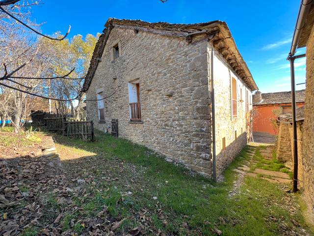 Casa-chalet en Venta en Calle Barrio Alto en Las Peñas de Riglos