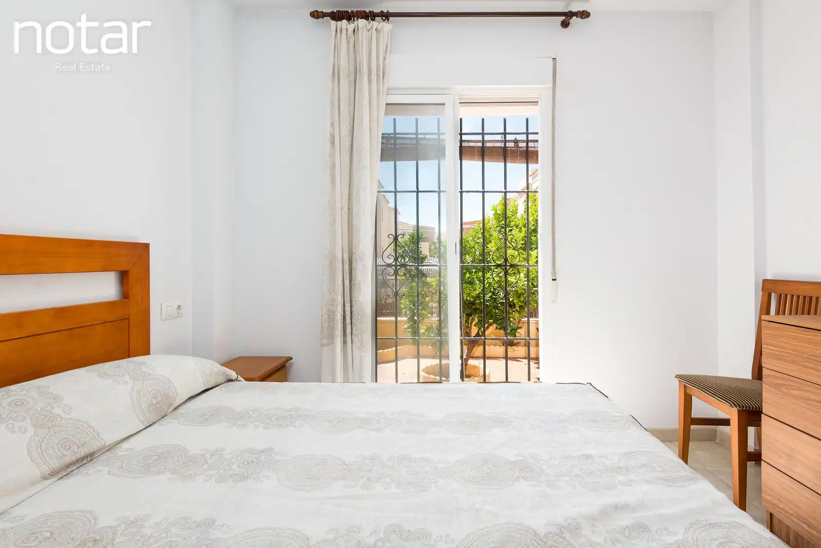 Schlafzimmer von Wohnungen zum Verkauf in Torrevieja mit Privatgarten, Terrasse und Gemeinschaftspool