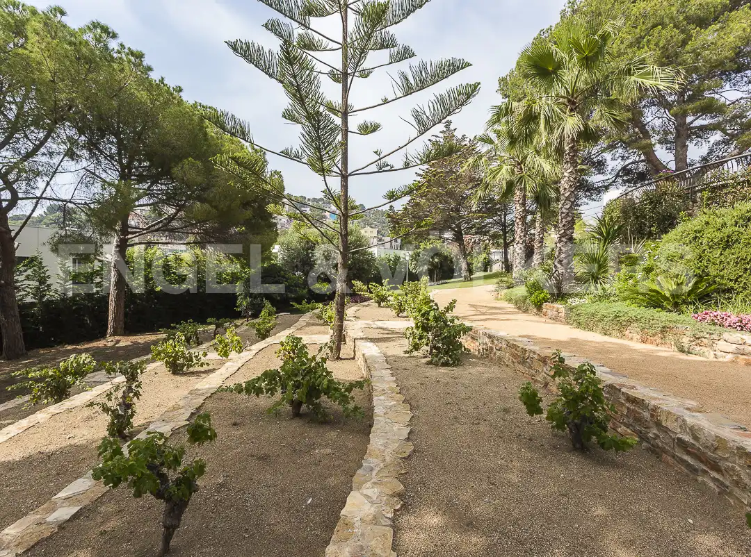 Garden of Houses for sale in Castelldefels  with Air Conditioner, Heating and Private garden