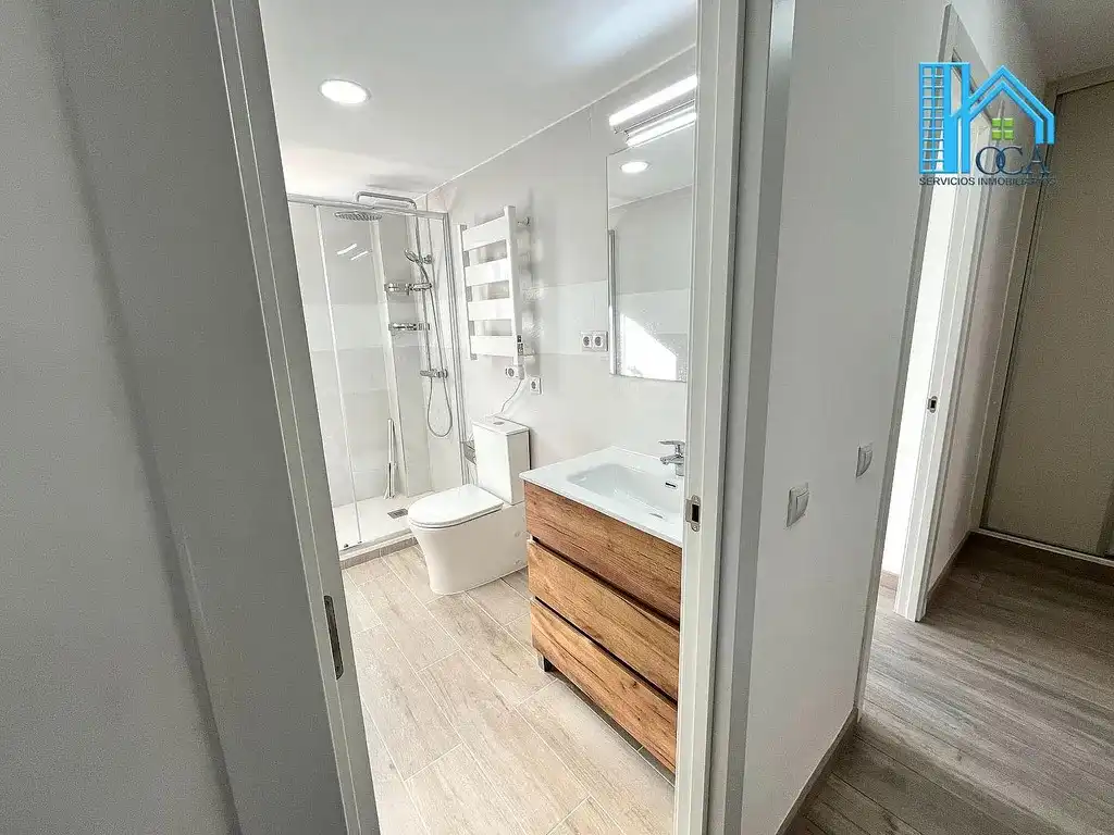 Bathroom of Flat for sale in Madrid  with Air Conditioner