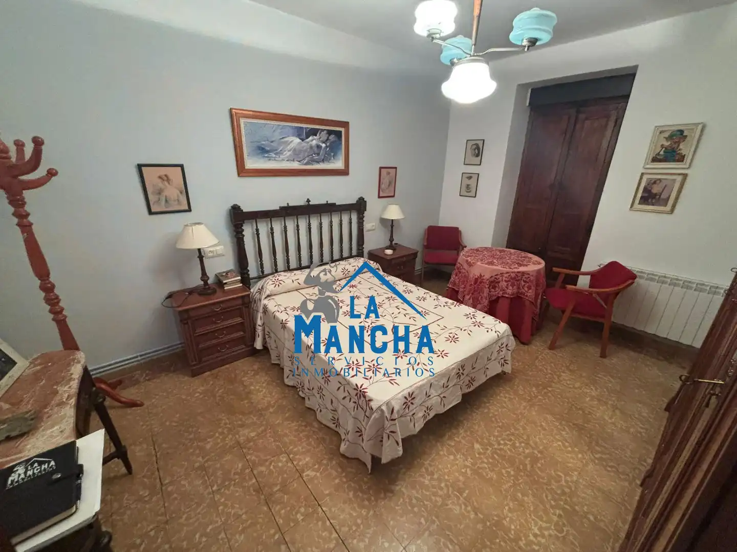 Habitación de Casa o chalet en venta en Hoya-Gonzalo con Calefacción, Jardín privado y Amueblado
