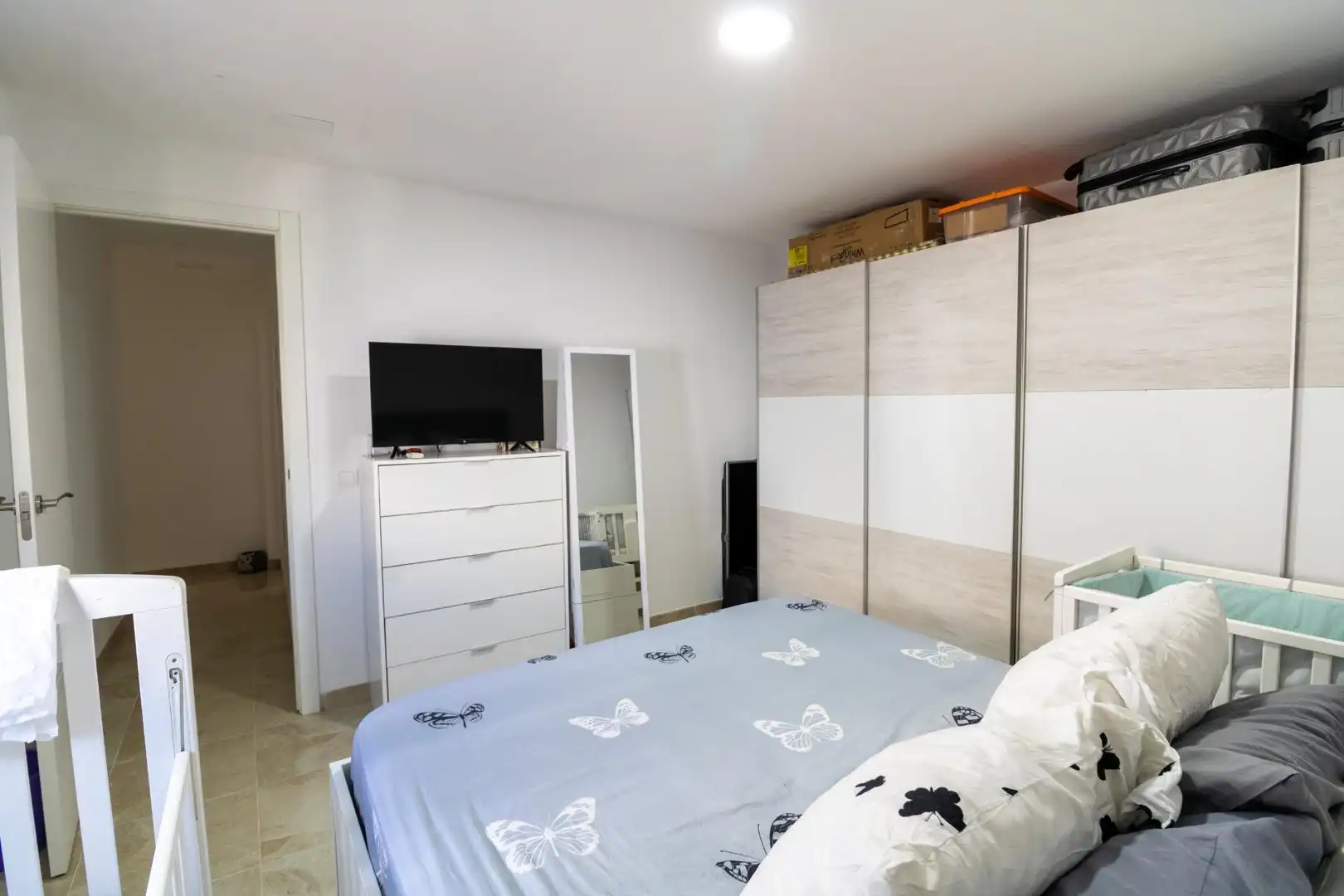 Dormitori de Pis en venda en Almería amb Aire condicionat i Moblat