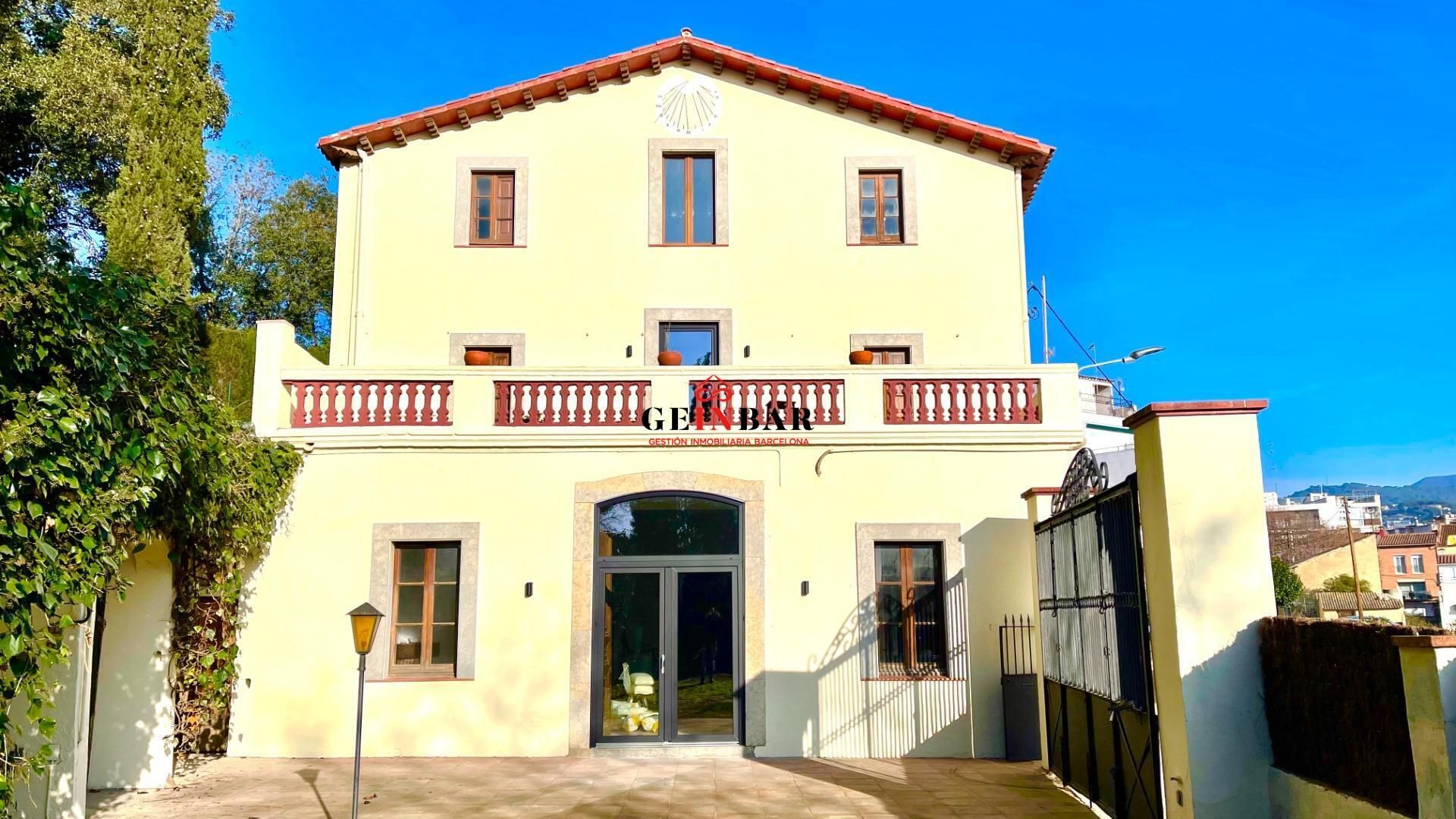 Vista exterior de Casa o xalet en venda en Arenys de Munt amb Calefacció, Jardí privat i Terrassa