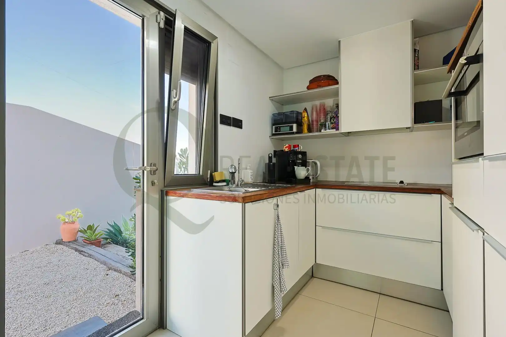 Cuina de Casa o xalet en venda en Alicante / Alacant amb Aire condicionat, Calefacció i Jardí privat