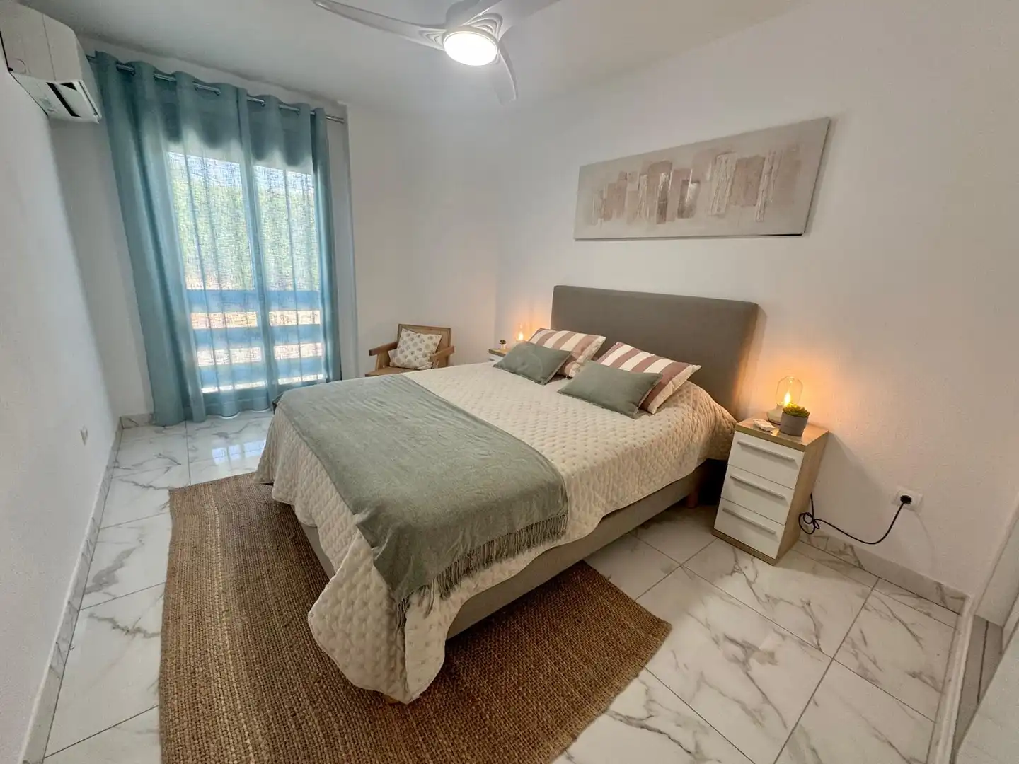 Habitación de Apartamento en venta en Marbella con Aire acondicionado, Terraza y Piscina