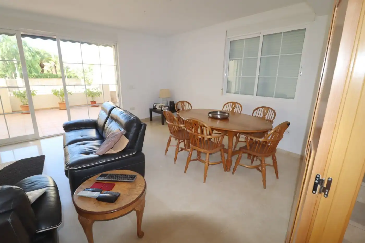 Sala de estar de Casa adosada en venta en Rocafort con Aire acondicionado, Calefacción y Jardín privado