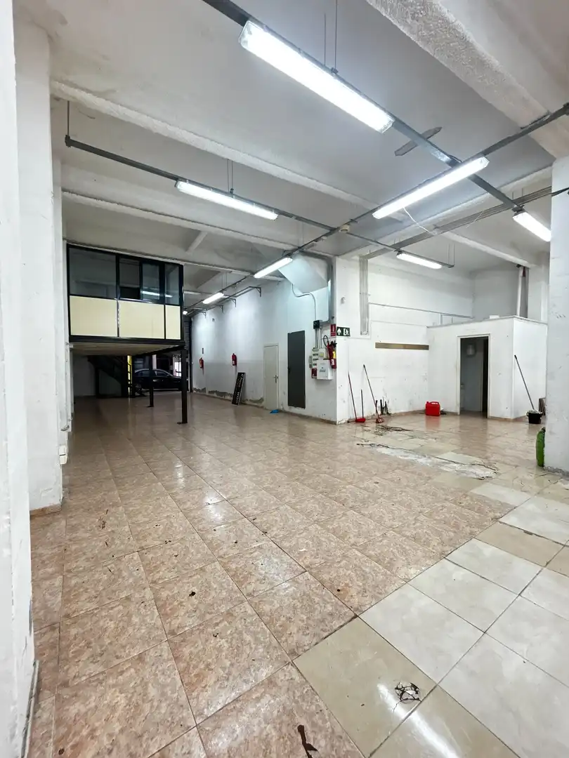 Gewerbefläche zum Verkauf in Calle POETA LLOMBART DEL, imagen 2