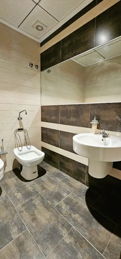 Inmuebles singulares con ascensor en venta en Avenida Santa Eulalia 64, imagen 24