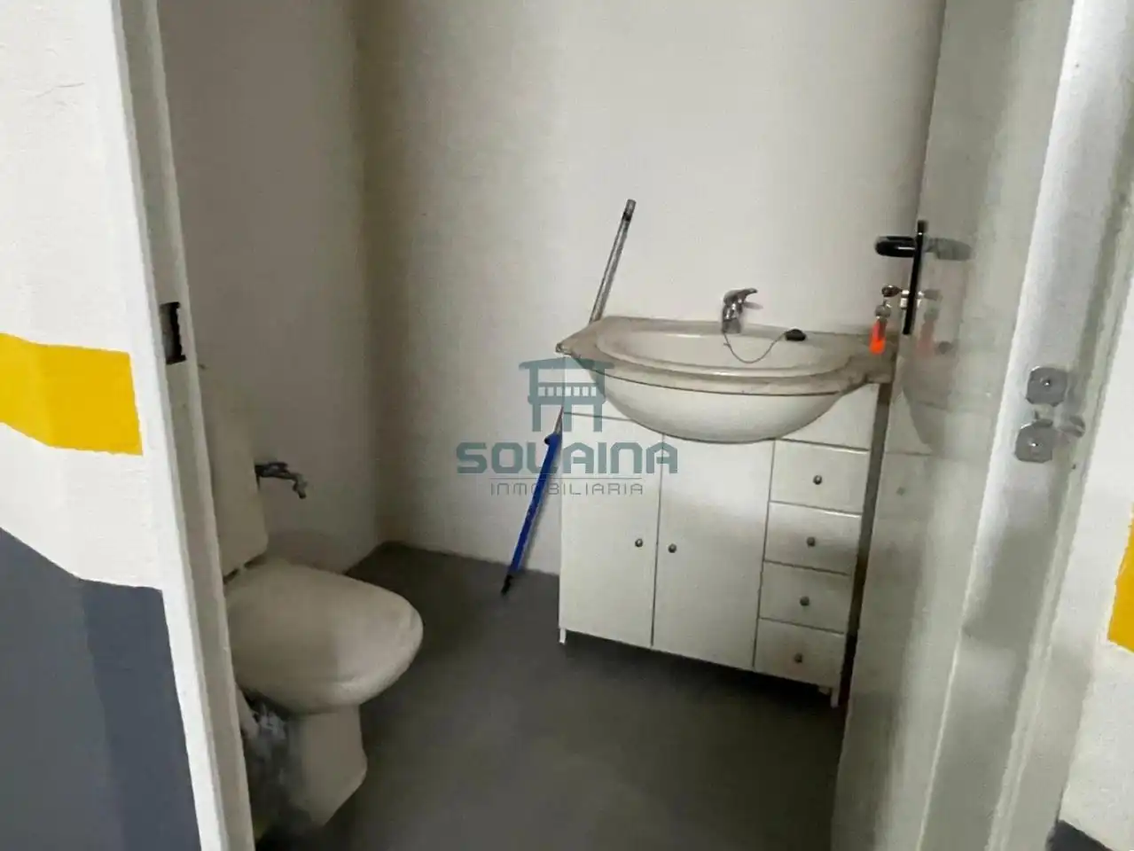Badezimmer von Erdgeschoss zum Verkauf in Ourense Capital  mit Heizung, Terrasse und Abstellraum