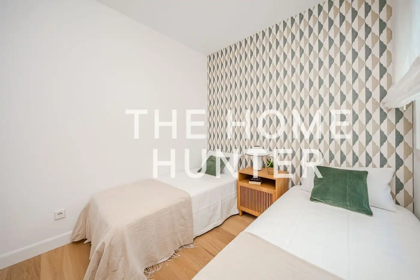 Bedroom of Flat for sale in Madrid  with Air Conditioner, Heating and Furnished