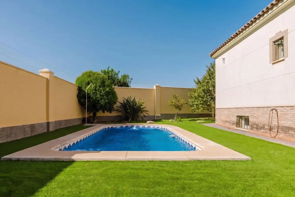 Casa amb terrassa en venda a Calle Albacora