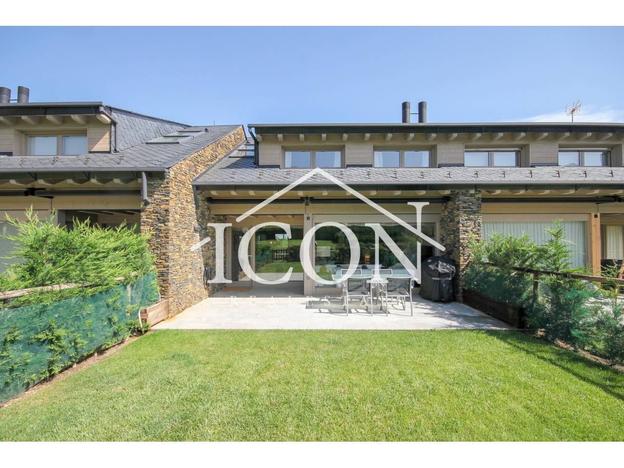Jardín de Casa o chalet en venta en Alp con Calefacción, Parquet y Amueblado