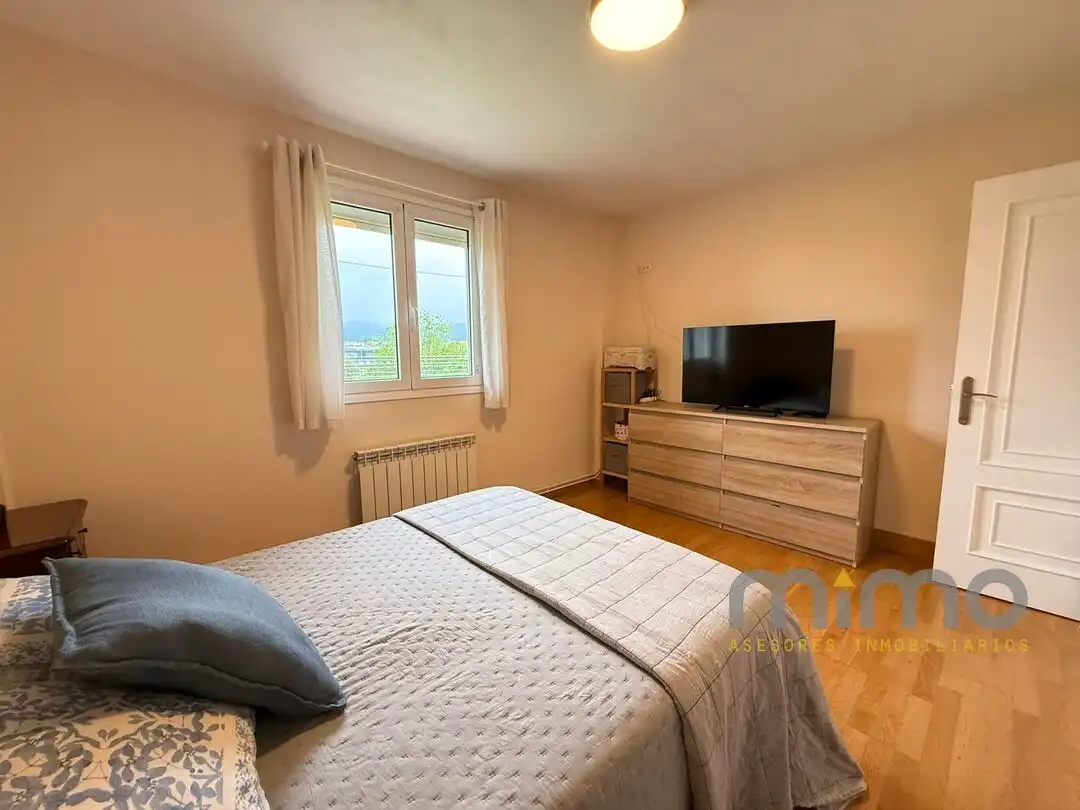 Habitación de Piso en venta en Irun  con Calefacción y Balcón