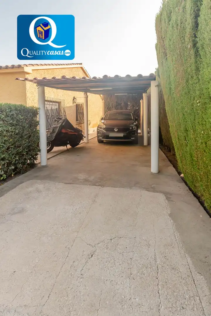 Parking de Casa o chalet en venta en El Campello con Calefacción, Terraza y Trastero