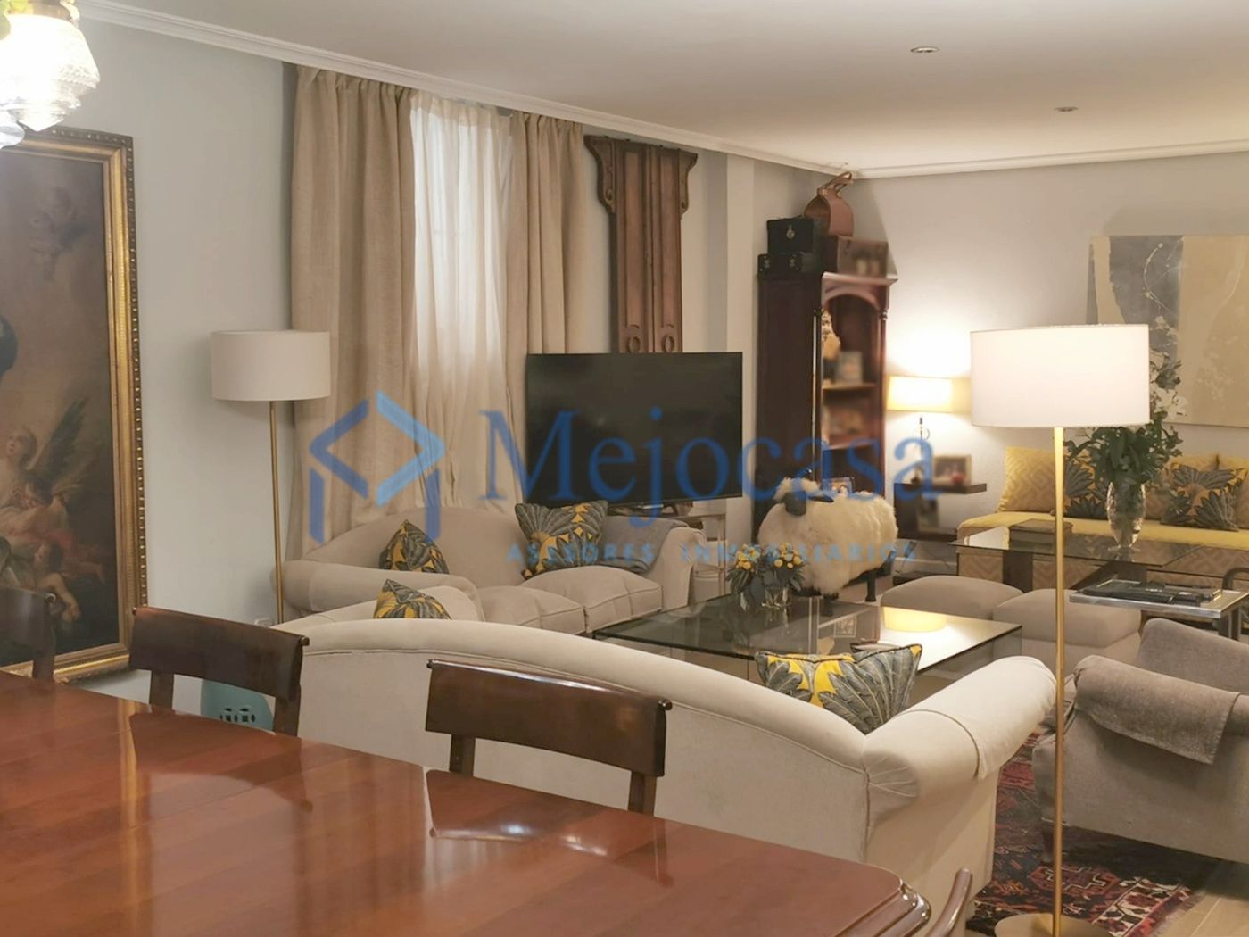 Living room of Flat for sale in  Madrid Capital  with Air Conditioner, Heating and Furnished