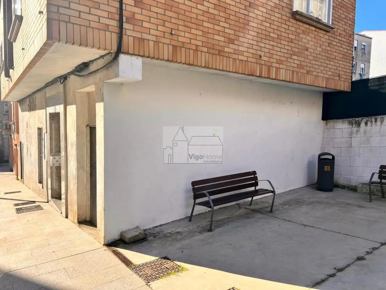Vista exterior de Planta baja en venta en Vigo  con Calefacción