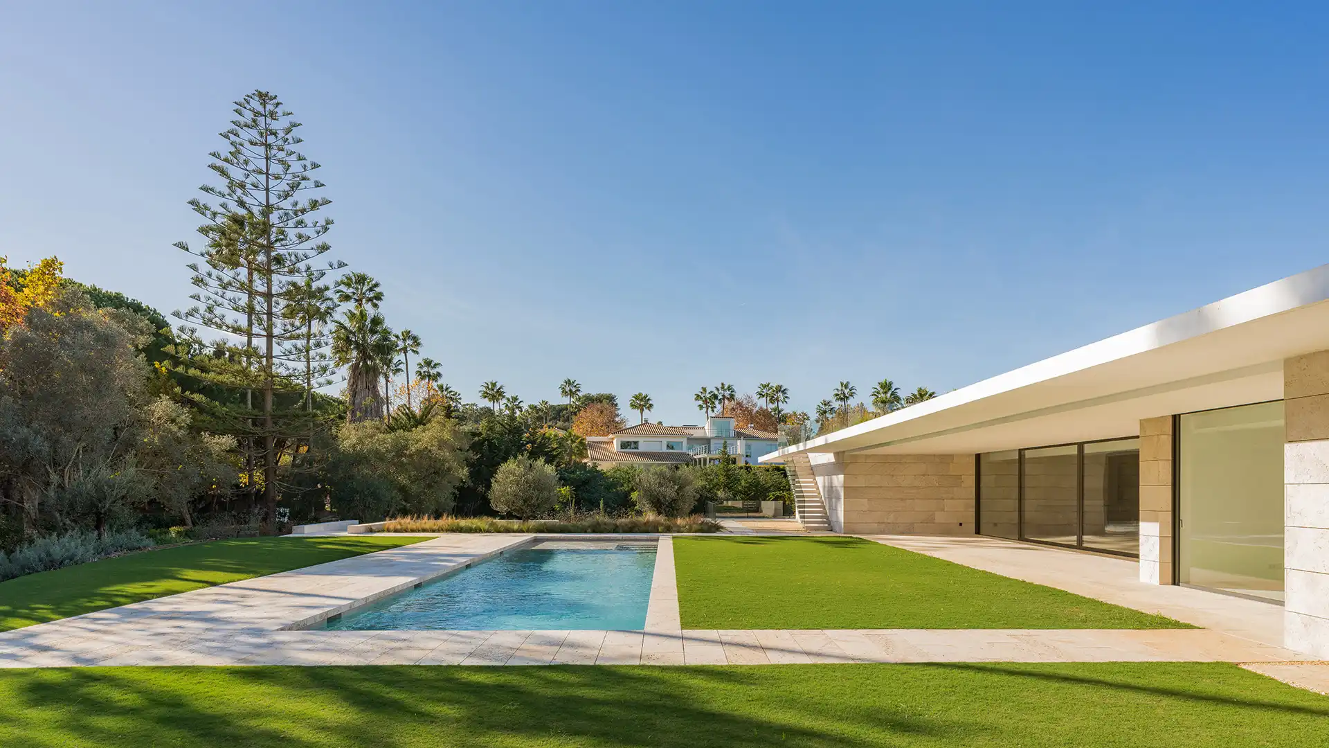Vista exterior de Casa o chalet en venta en Sotogrande con Aire acondicionado, Calefacción y Jardín privado