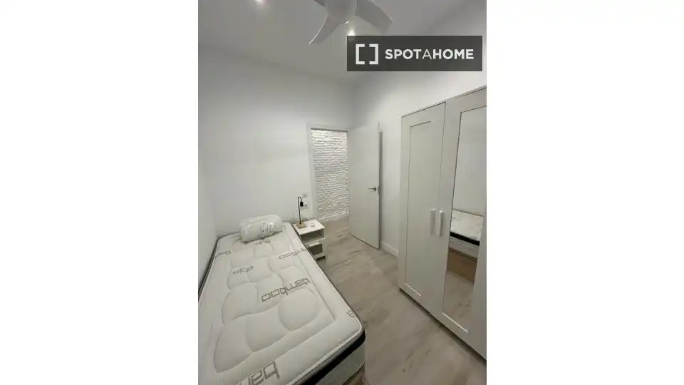 Room in Gaztambide