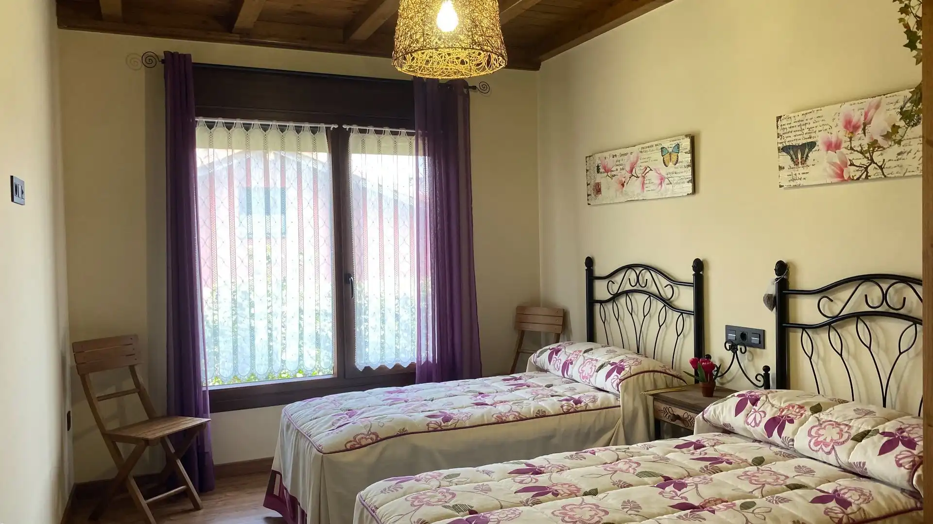 Dormitori de Casa o xalet en venda en Parres amb Calefacció, Jardí privat i Traster