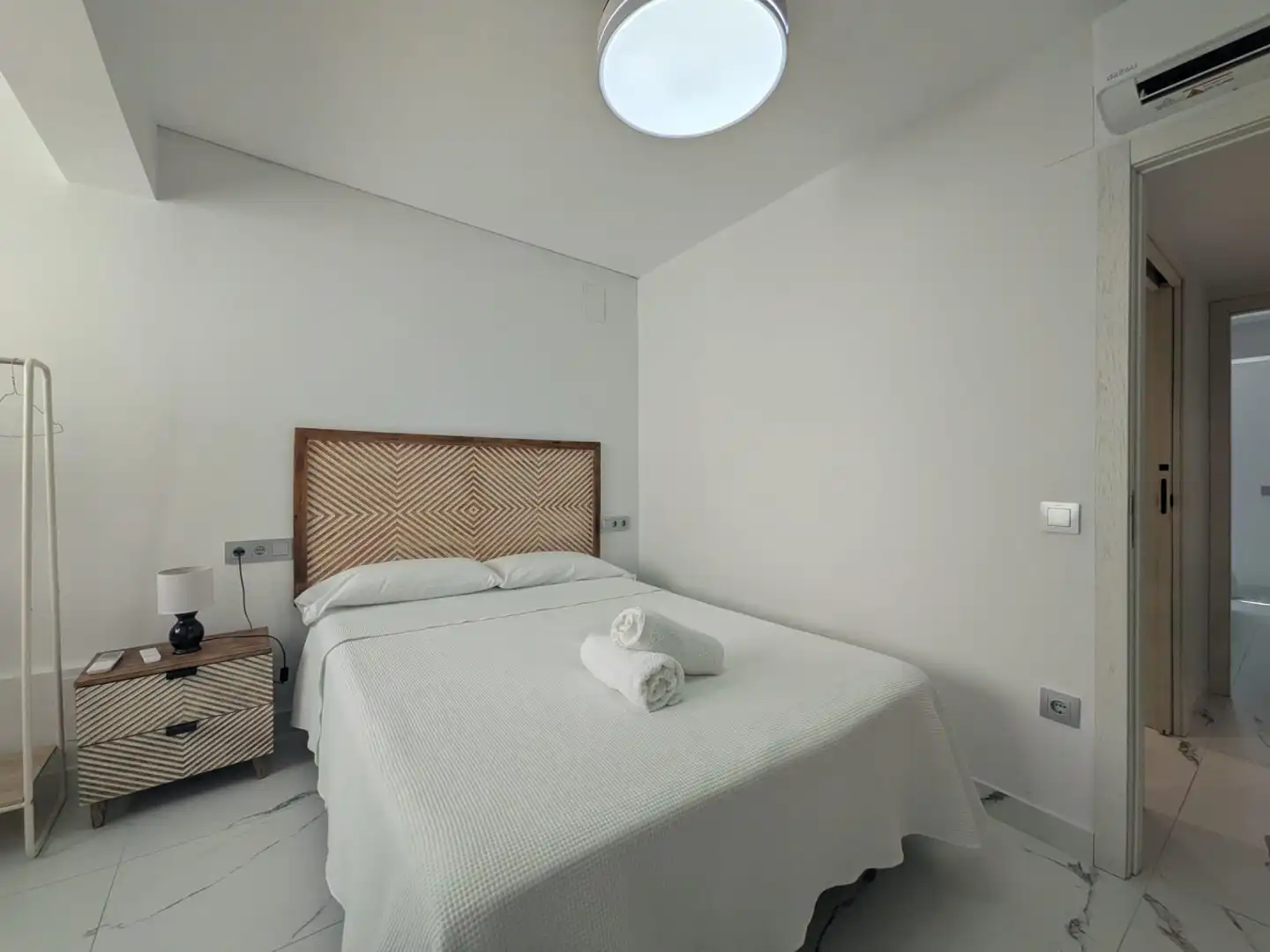 Bedroom of Flat for sale in Córdoba  with Air Conditioner, Terrace and Furnished