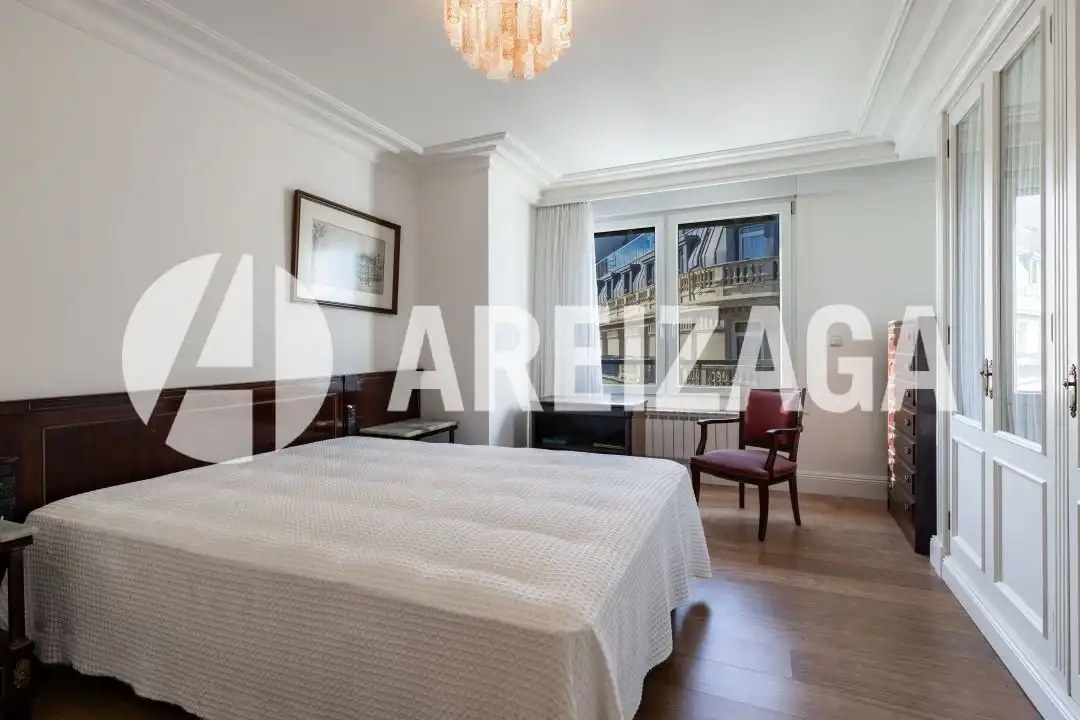 Bedroom of Flat for sale in Donostia - San Sebastián   with Air Conditioner, Heating and Terrace