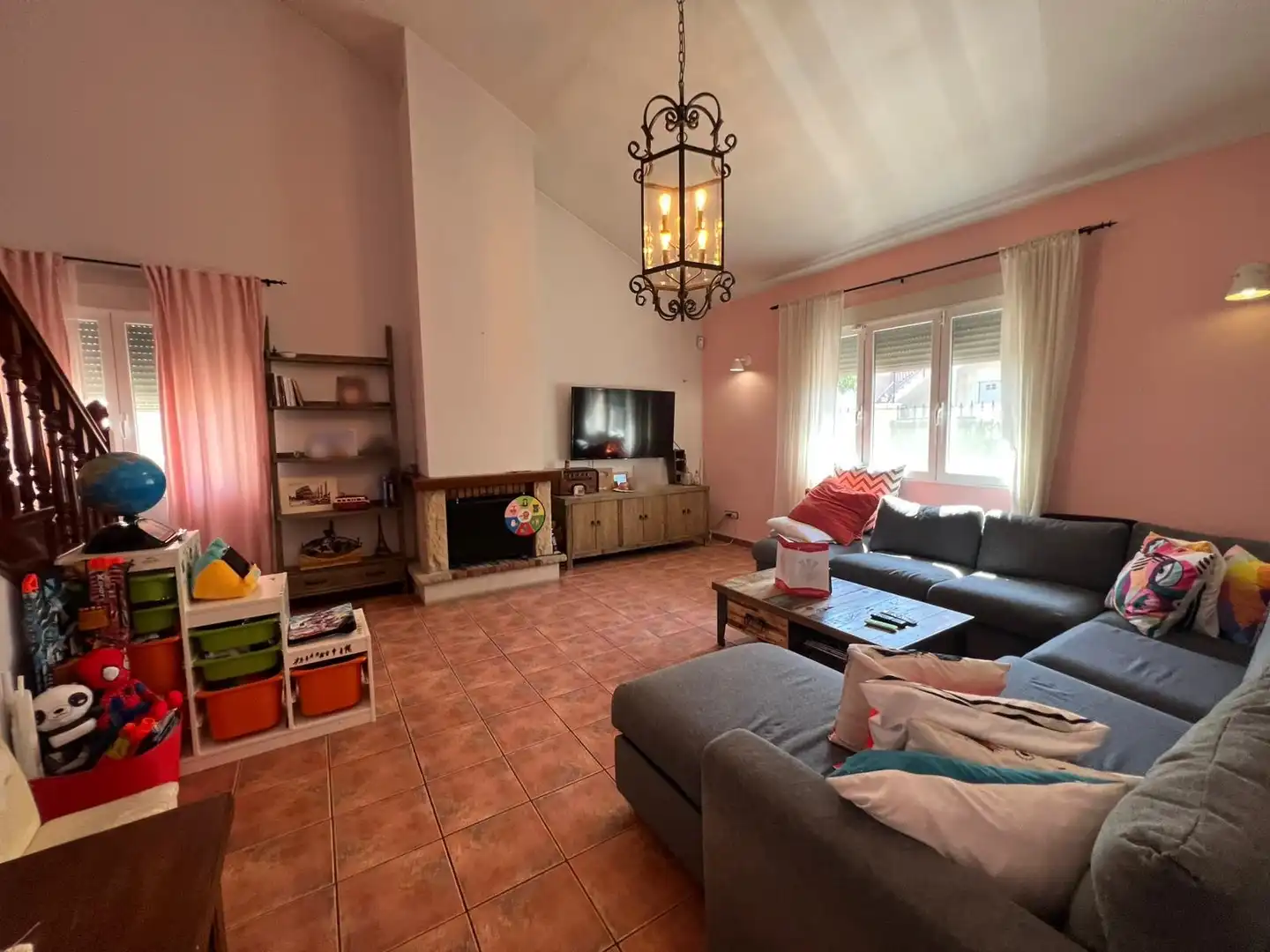 Sala de estar de Casa o chalet en venta en Aranjuez con Aire acondicionado, Calefacción y Jardín privado