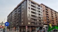 Vista exterior de Pis en venda en Bilbao  amb Calefacció i Balcó