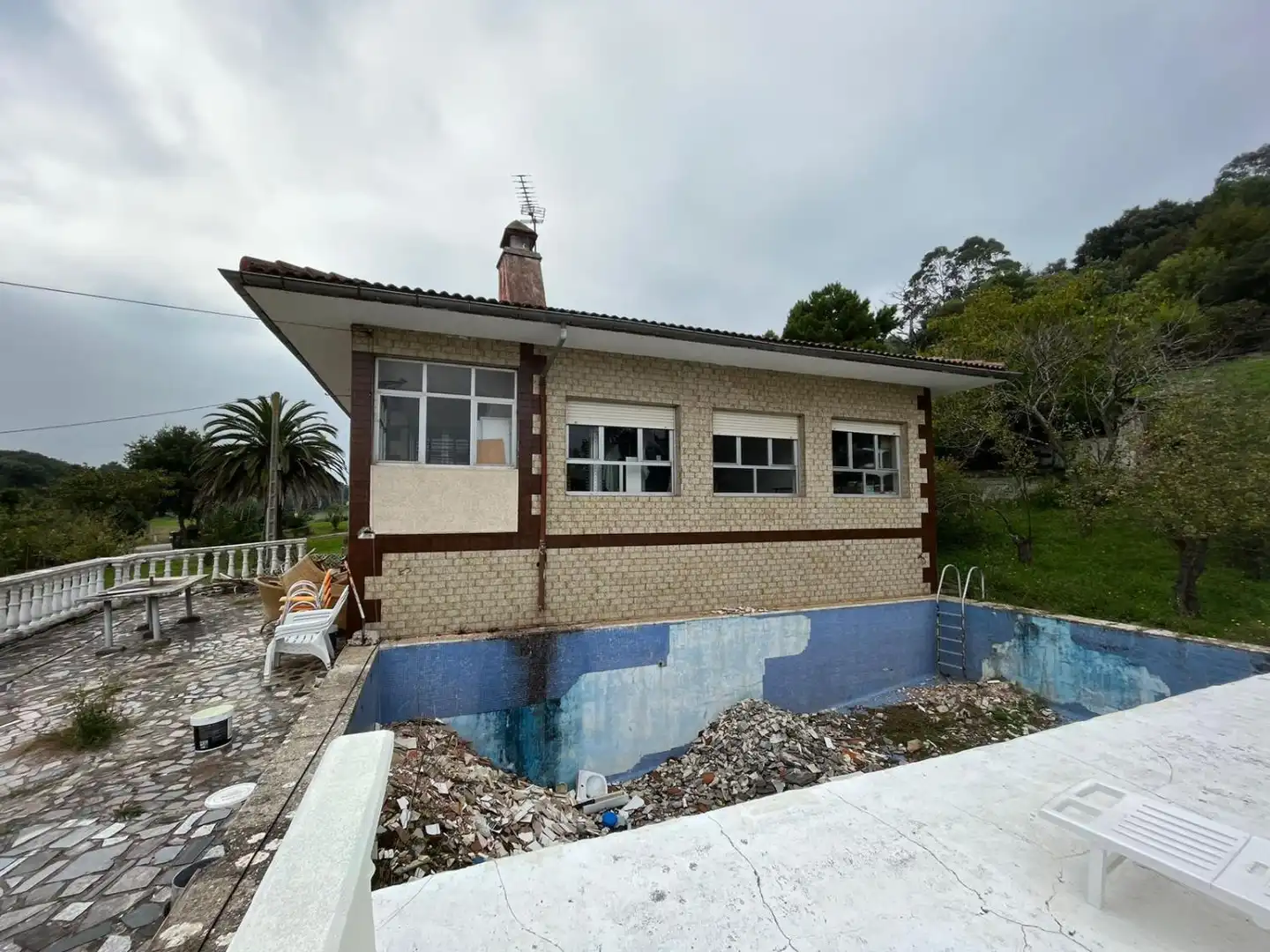 Piscina de Casa o xalet en venda en Arnuero amb Terrassa i Traster