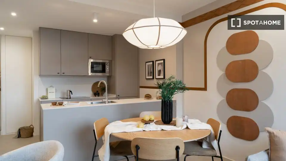 Menjador de Apartament per a compartir en Madrid amb Aire condicionat, Terrassa i Moblat